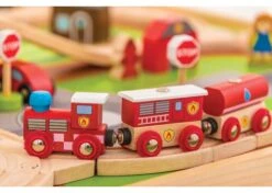 BigJigs BJT049 Treintafel Brandweer Spoortafel Houten Trein 10 BigJigs BJT049 Treintafel Brandweer Spoortafel Houten Trein -Overdekte Speelgoeds Winkel bigjigs bt049 brandwweer trein set en tafel 2