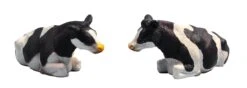 Koeien Set Van 2 Stuks Zwart/wit Liggend Kidsglobe Schaal 1 : 32 -Overdekte Speelgoeds Winkel koeien zwartbont kids globe farming 571872 scaled 1