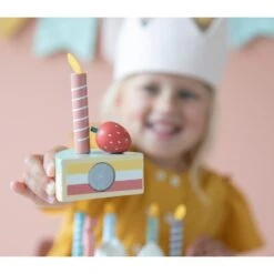 Little Dutch LD4474 Houten Verjaardagstaart -Overdekte Speelgoeds Winkel little dutch 4474 houten verjaardagstaart 4