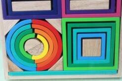 Goki 58655 Bouwstenenset Regenboog In Houten Kist -Overdekte Speelgoeds Winkel regenboog bouwblokken goki 58655 2 scaled 1