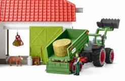 Schleich 42379 Tractor Met Aanhanger FarmWorld -Overdekte Speelgoeds Winkel schleich 42379 tractor met aanhanger 1 1
